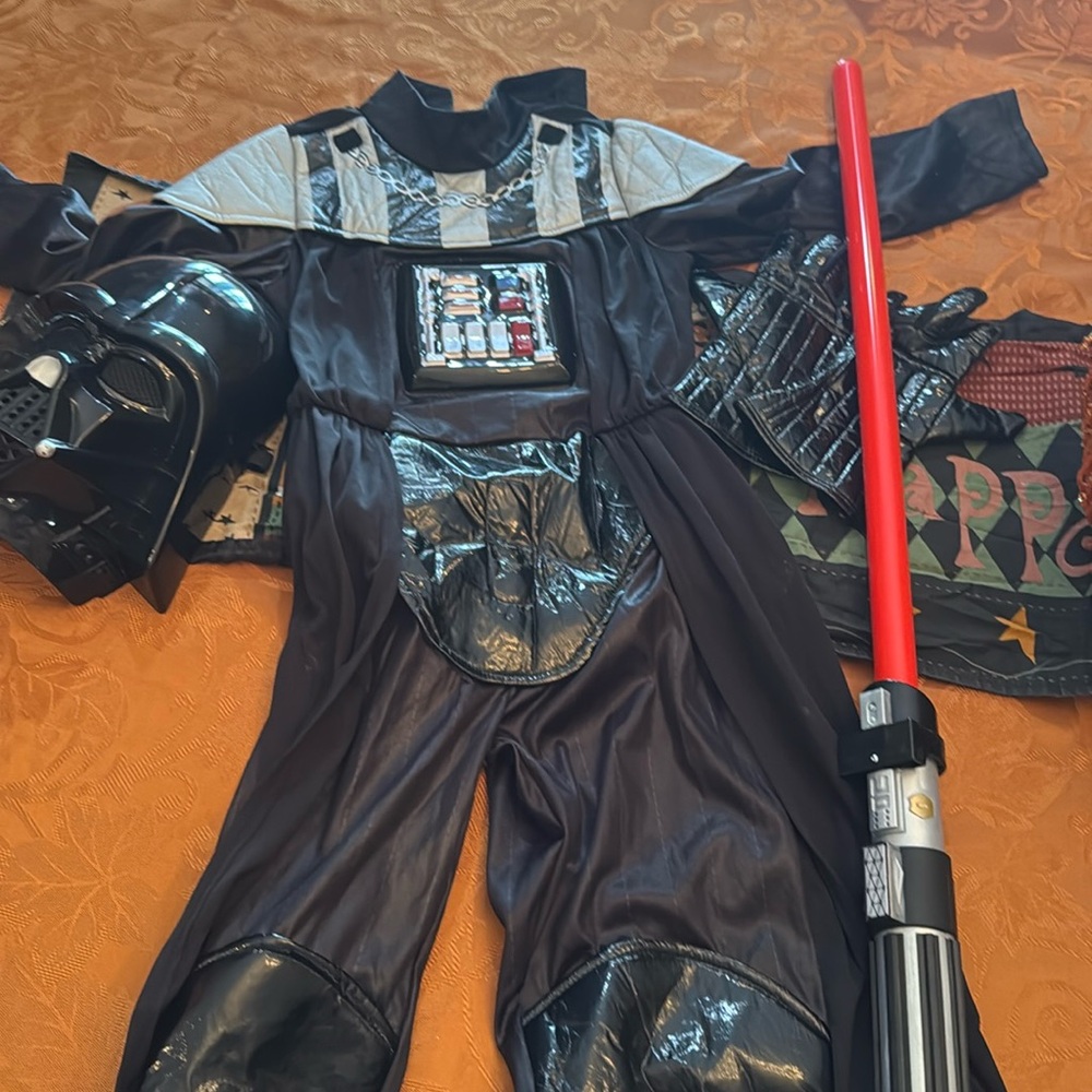 Boys Darth Vader Costume size 5/6